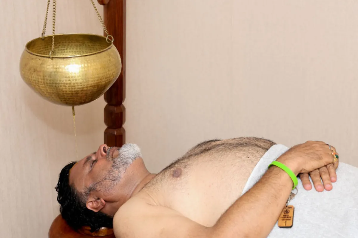 Sirodhara with Whole Body Oil Therapy